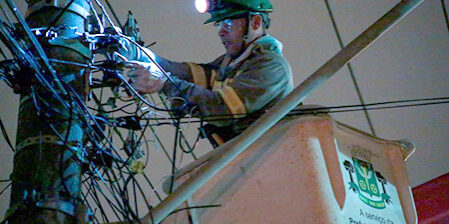 8-mil-lampadas-queimadas-sao-substituidas-nas